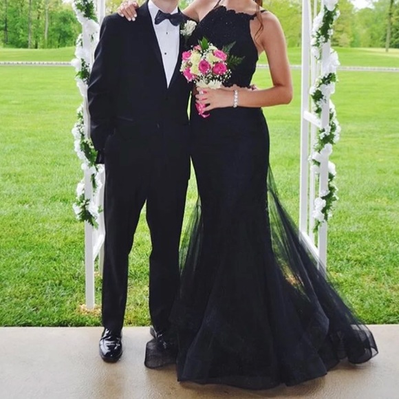 Prom dress - Picture 1 of 6